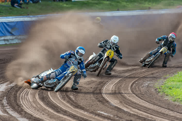 Finale in Scheessel: Joerg Tebbe vor Matthias Kroeger und Bernd Diener