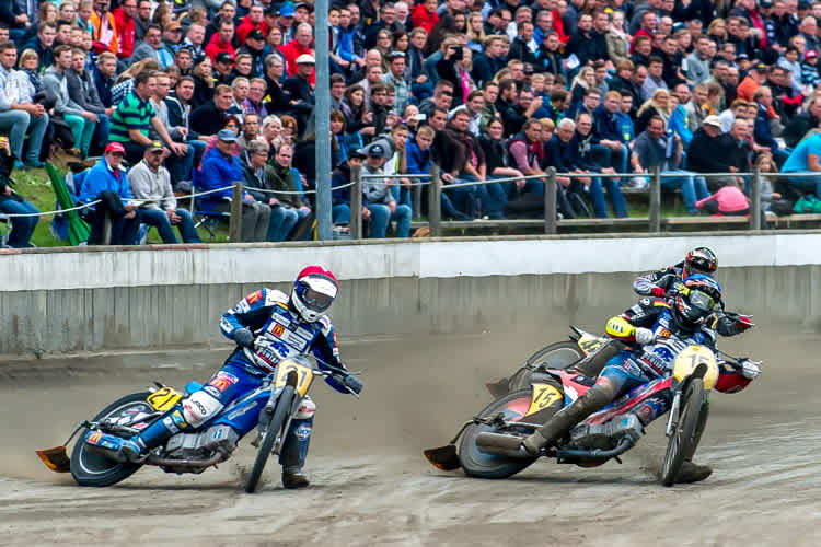 Michael Härtel (15) siegte beim GP in Vechta. Links Jörg Tebbe, dahinter Erik Riss