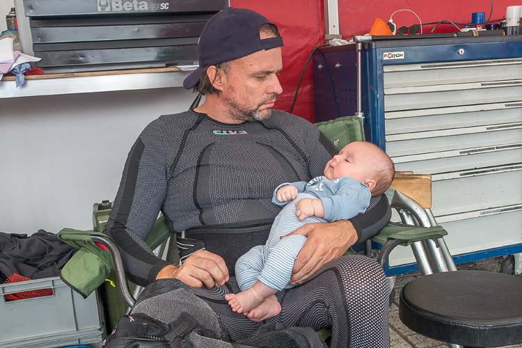 Michael Grabmüller: schneller Rennfahrer und liebevoller Vater, hier mit Sohn Ben 