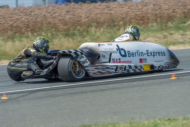 Tim Reeves/Mark Wilkes wollen mit ihrer Adolf RS Yamaha 600 auch in Most gewinnen 