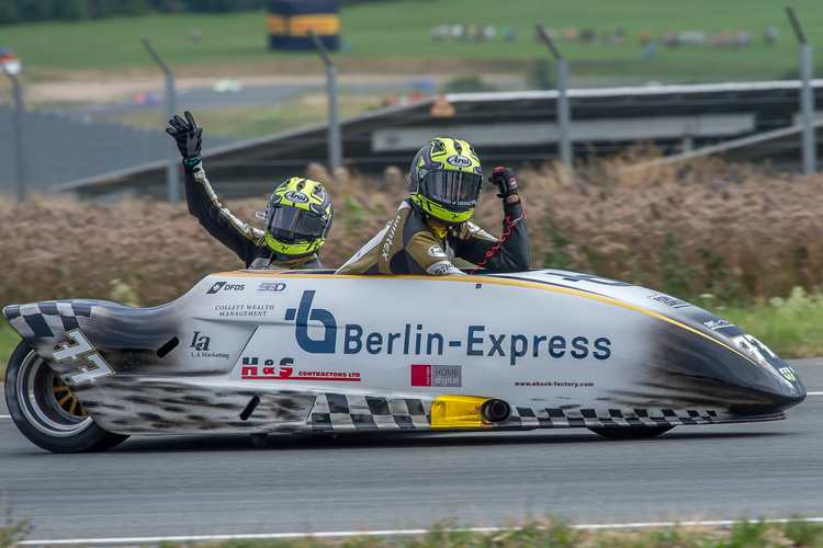 Tim Reeves/Mark Wilkes (GB) holten sich in Schleiz einen weiteren Sieg in der IDM Seitenwagen
