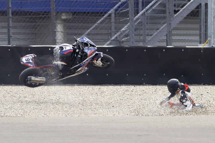 Julian Puffe nimmt Flugstunden