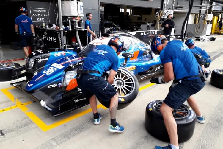 Im Vorfeld des WEC-Rennens von Silverstone wurden wieder vermehrt Reifenwechsel geübt