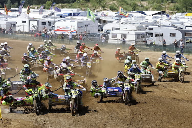 23: Santermans-Mucenieks, 3: Hendrickx-van den Bogaart, 82: Bax-Bax