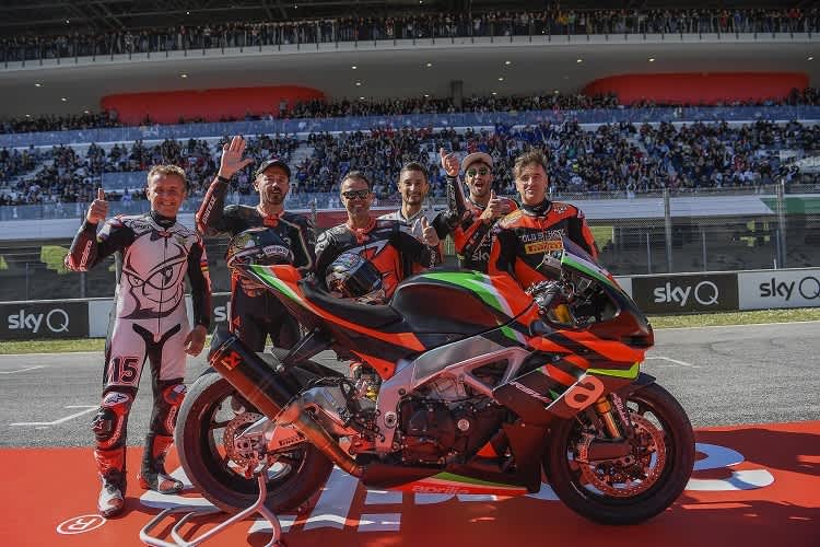 Roberto Locatelli, Max Biaggi, Loris Capirossi, Manuel Poggiali, Andrea Iannone und Alex Gramigni (von links)