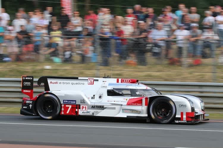 Marcel Fässler/André Lotterer/Benoit Tréluyer im Audi R18 e-tron quattro mit der #7 führen die Fahrer-Weltmeisterschaft an