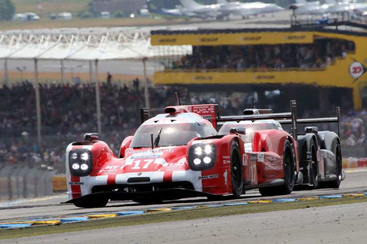 Porsche liegt nach vier Stunden vor Audi