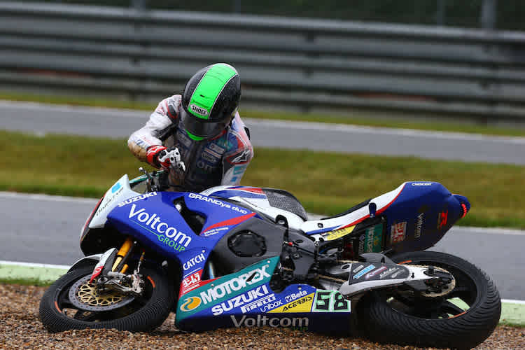 Nur einer von sechs Rennstürzen 2014: Mit der Suzuki GSX-R musste Eugene Laverty viel riskieren