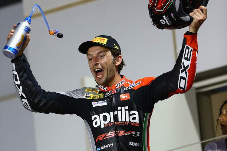 So jubelt ein Weltmeister: Sylvain Guintoli hatte beim Saisonfinale in Katar Nerven aus Stahl