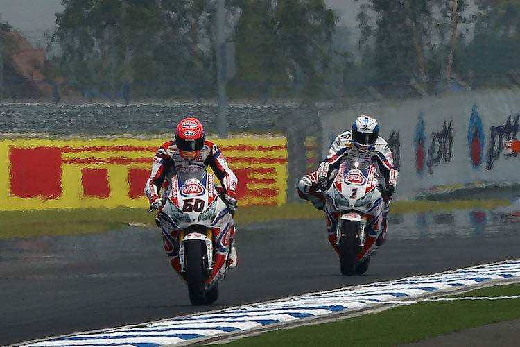 Wie auf Phillip Island: Superbike-Rookie Michael van der Mark vor Weltmeister Sylvain Guintoli