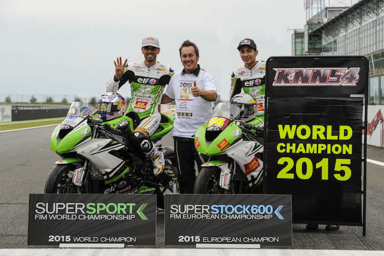 Manuel Puccetti (Mitte) eingerahmt von seinen Champions Kenan Sofuoglu und Toprak Razgatlioglu