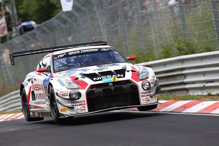 Nissan wird auch 2015 mit dem GT-R auf der Nordschleife hüpfen