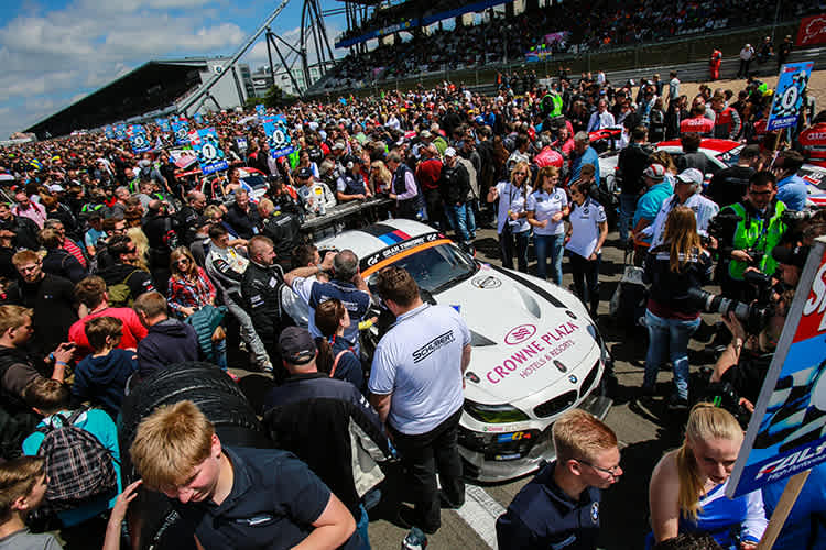 Auch aus den heimischen vier Wänden lässt sich der Eifelklassiker bestens verfolgen