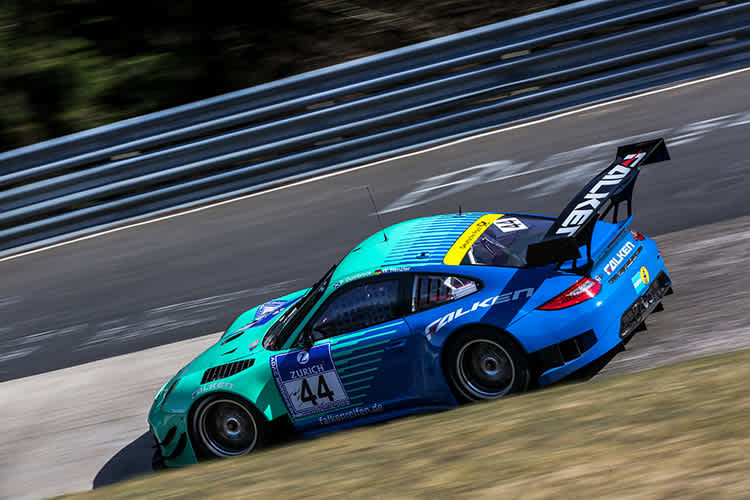 Auch auf dem neuen Porsche 911 GT3 R prangern die Namen Henzler, Dumbreck, Imperatori und Ragginger