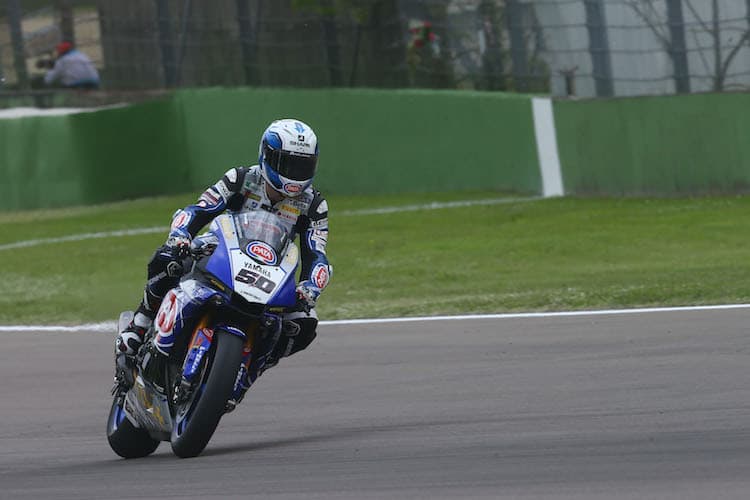 Sylvain Guintoli ist wieder zurück auf seiner Pata Yamaha R1