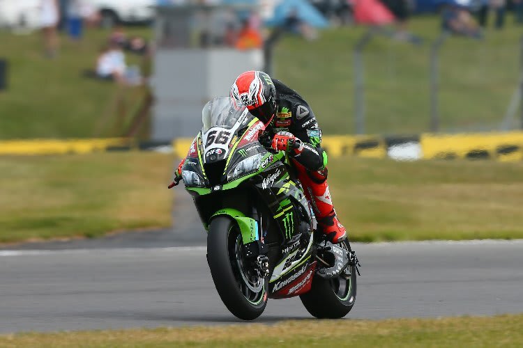 Tom Sykes musste im zweiten Rennen der Superbike-WM in Donington Federn lassen