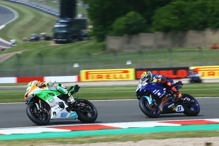 Jules Cluzel und Sandro Cortese (v.l.) kämpften in Donington um den Sieg