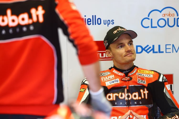 Frustriert: Chaz Davies stürzte wegen einer Fehlfunktion der Motorbremse