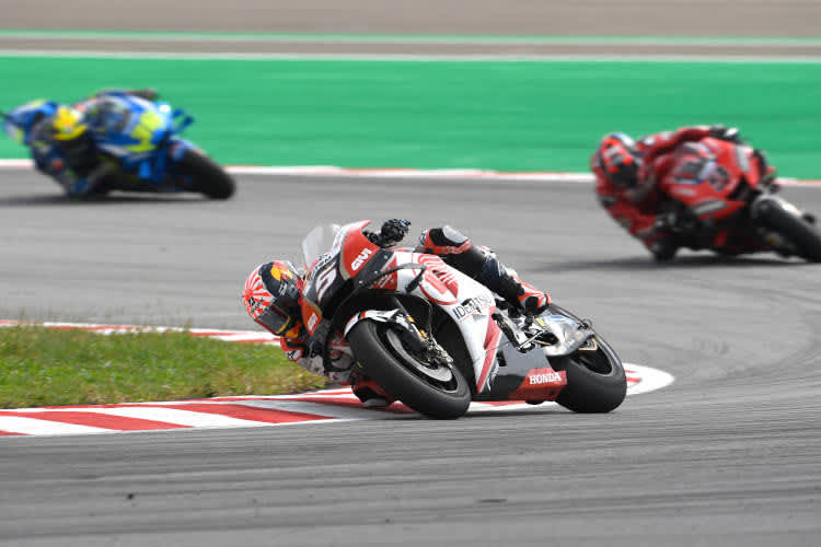 Vor dem Crash: Zarco vor Petrucci und Mir