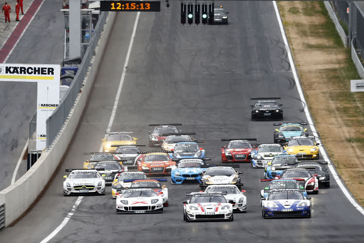 92 Fahrer aus 17 Nationen standen am Start