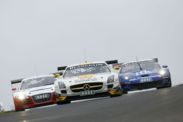 Alguersuari startet im Mercedes-Flügeltürer