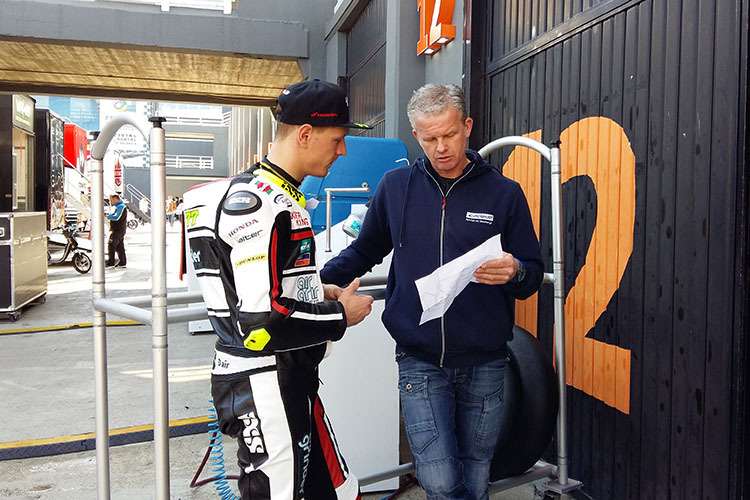 Dominique Aegerter mit Patrick van den Goorbergh