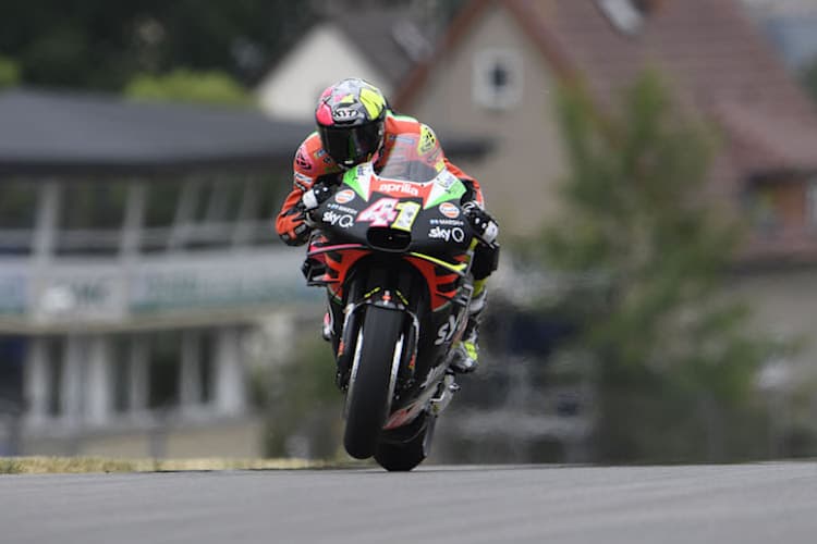 Suzuki-Werksfahrer Aleix Espargaró konnte sich um eine halbe Sekunde steigern