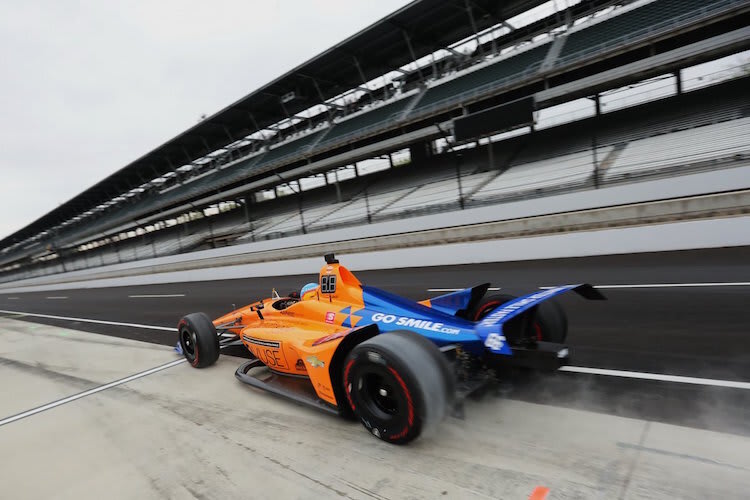 Fernando Alonso geht auf die Strecke