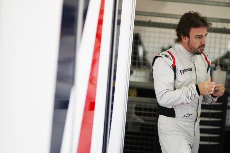 Fernando Alonso im Overall von United Autosports