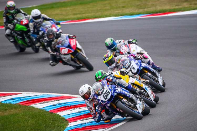 Alt (66) kriegt Druck von hinten