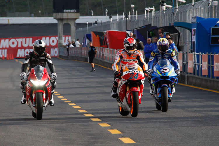 Heute in Motegi: Haruchika, Takuma und Nobu Aoki drehten eine Runde