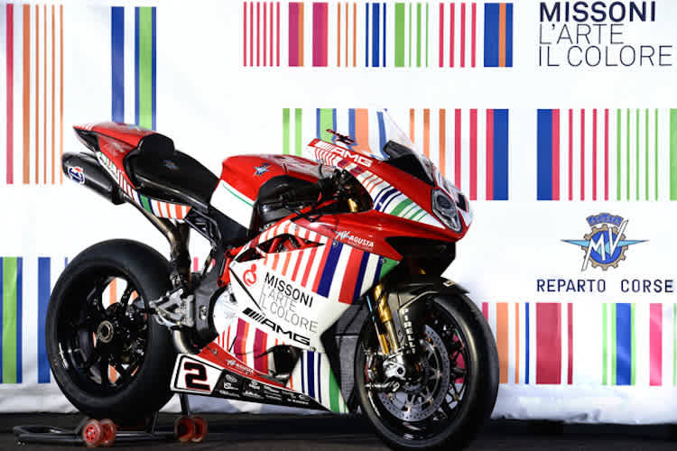 Statt schlicht rot-weiss tritt MV Agusta in Misano etwas farbenfroher auf