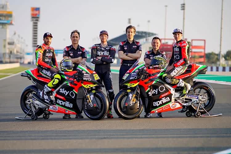 Die Aprilia-Mannschaft: Das Werksteam bekam die Plätze dank Gresini