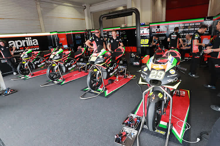 Das Aprilia-Werksteam 2019 mit Espargaró und Iannone