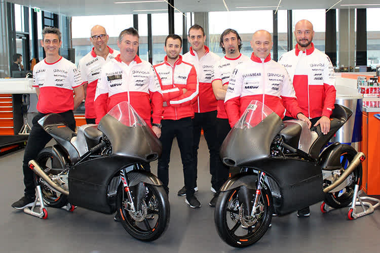 Das Pull & Bear Aspar-Team in Munderfing ist neu bei KTM