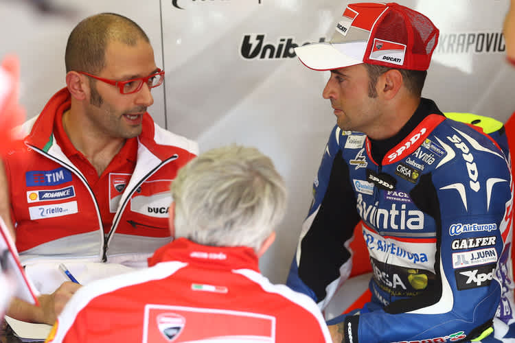 Héctor Barbera an der Ducati-Box
