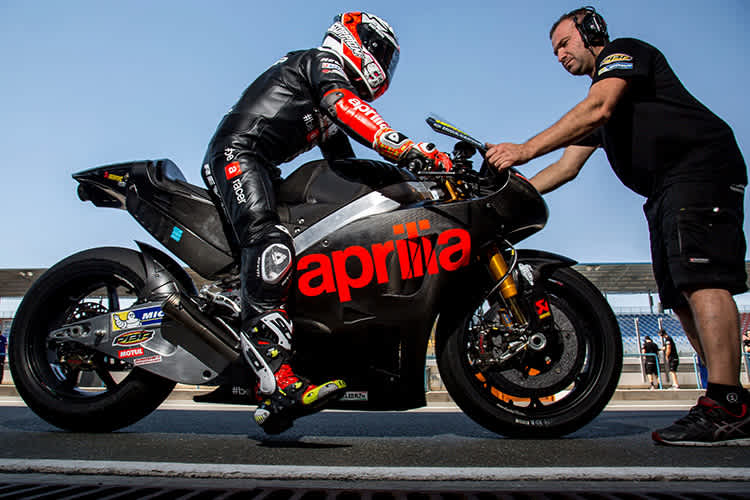 Alvaró Bautista auf der neuen Aprilia RS-GP
