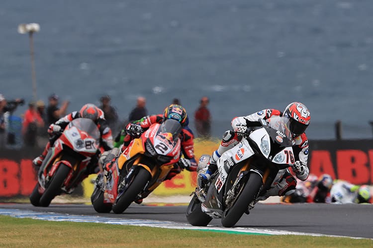 Loris Baz vor Leon Camier und Jordi Torres