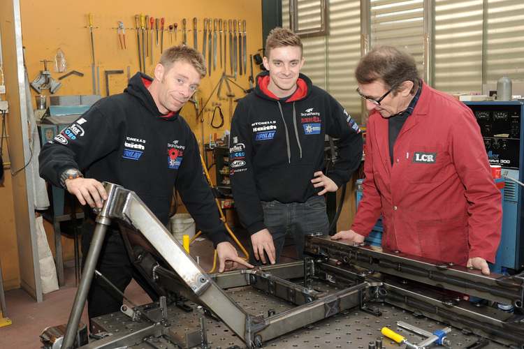 Die Birchall-Brüder Ben und Tom mit Louis Christen 