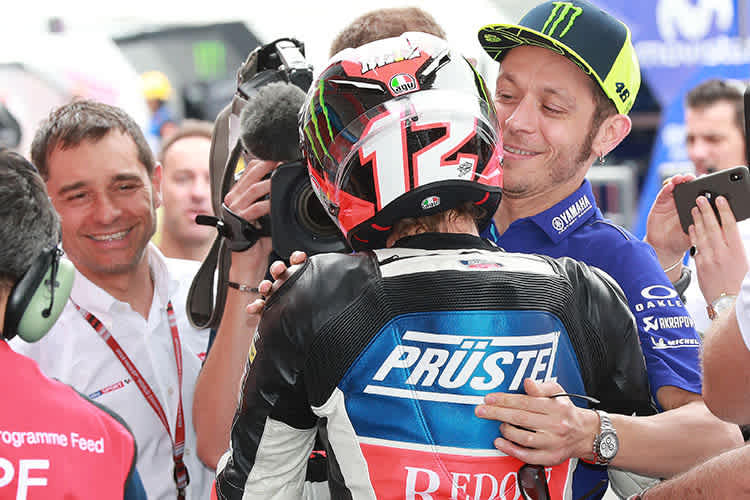 Marco Bezzecchi mit seinem Mentor Valentino Rossi