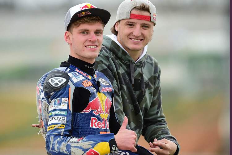 Brad Binder mit Kumpel Jack Miller