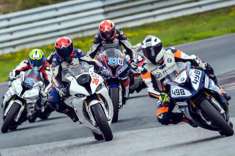 Murat Yaman (26) setzt als Erster das neue Modell der BMW S 1000 RR ein