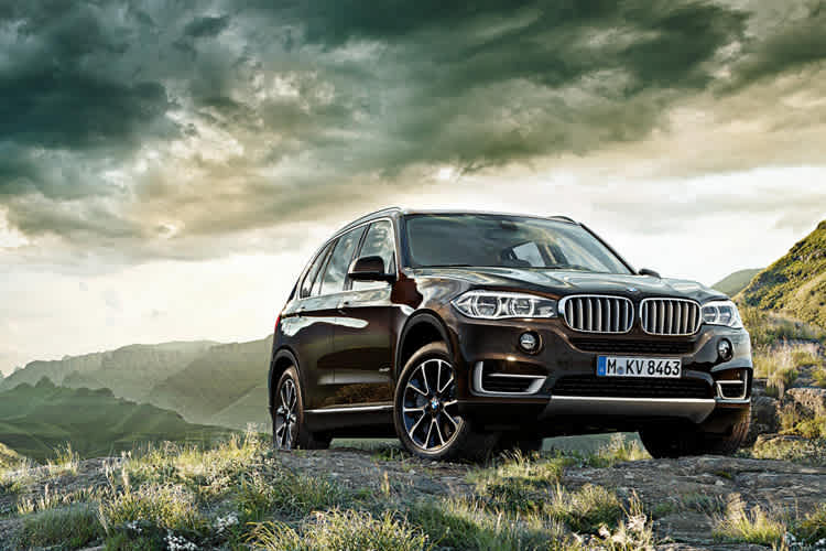 Der BMW X5 rollt ab Werk auf Hankook-Reifen