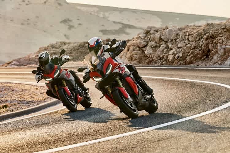 BMW F 900 XR: Eine Reise-Supermoto