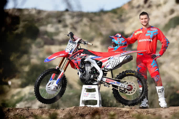 Evgeny Bobryshev bleibt auch 2016 im Honda-Werksteam