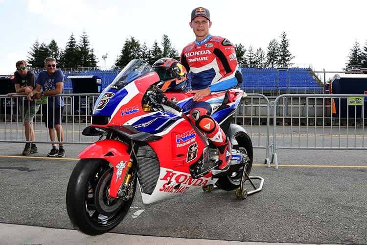 Brünn-GP 2018: Stefan Bradl posiert für SPEEDWEEK.com im neuen HRC-Design