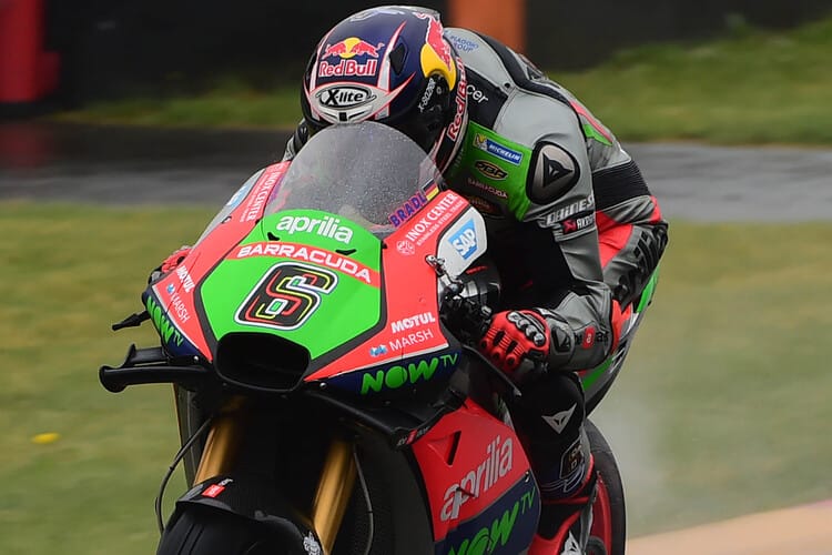 Stefan Bradl flog im Warm-up heftig von seiner Aprilia