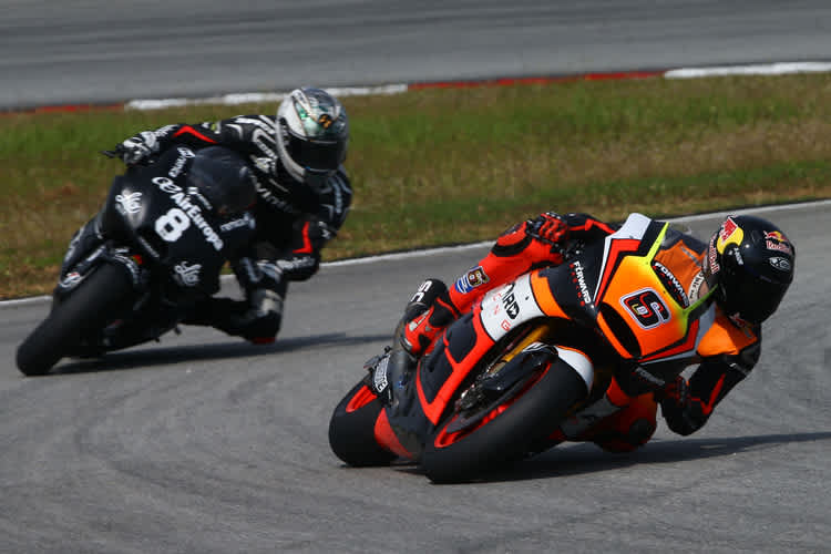 Stefan Bradl wird von seinem Open-Class-Gegner Héctor Barbera verfolgt