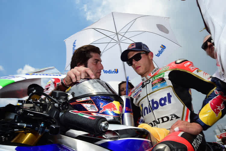 Stefan Bradl mit Personal Assistant Oscar Haro