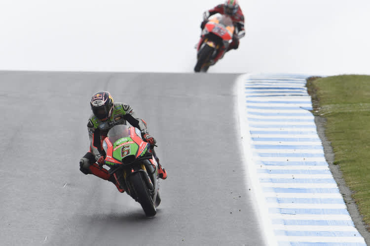 Stefan Bradl (6) vor Nicky Hayden in Australien